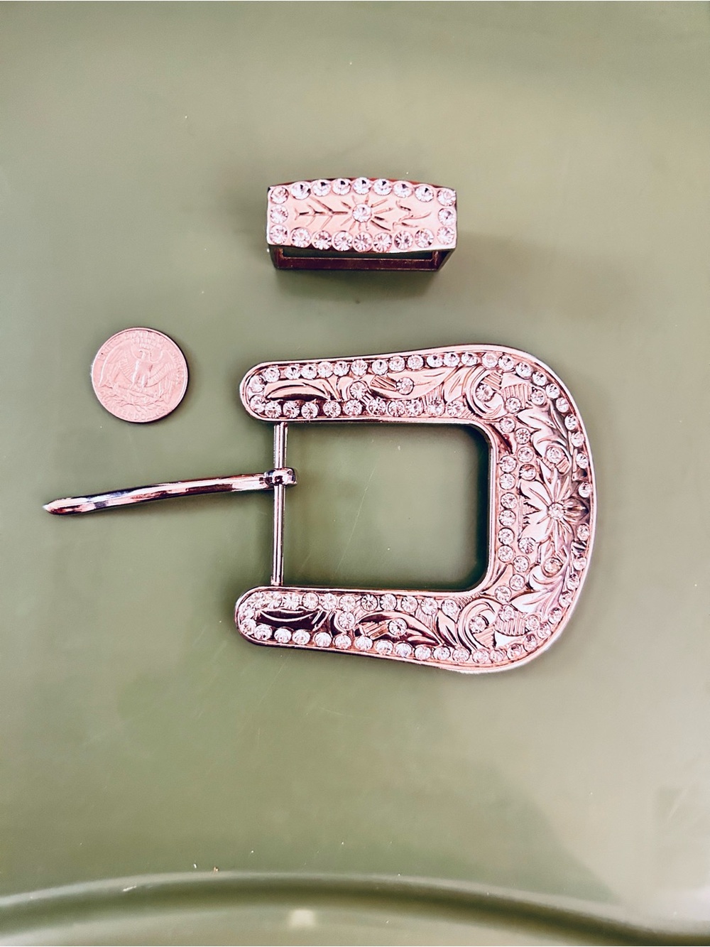 Rhinestone belt buckle
